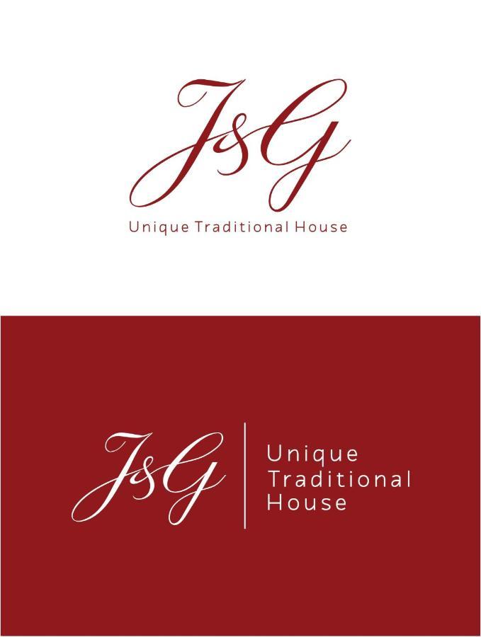 Unique Traditional House, Hosted By J&G 地拉那 外观 照片